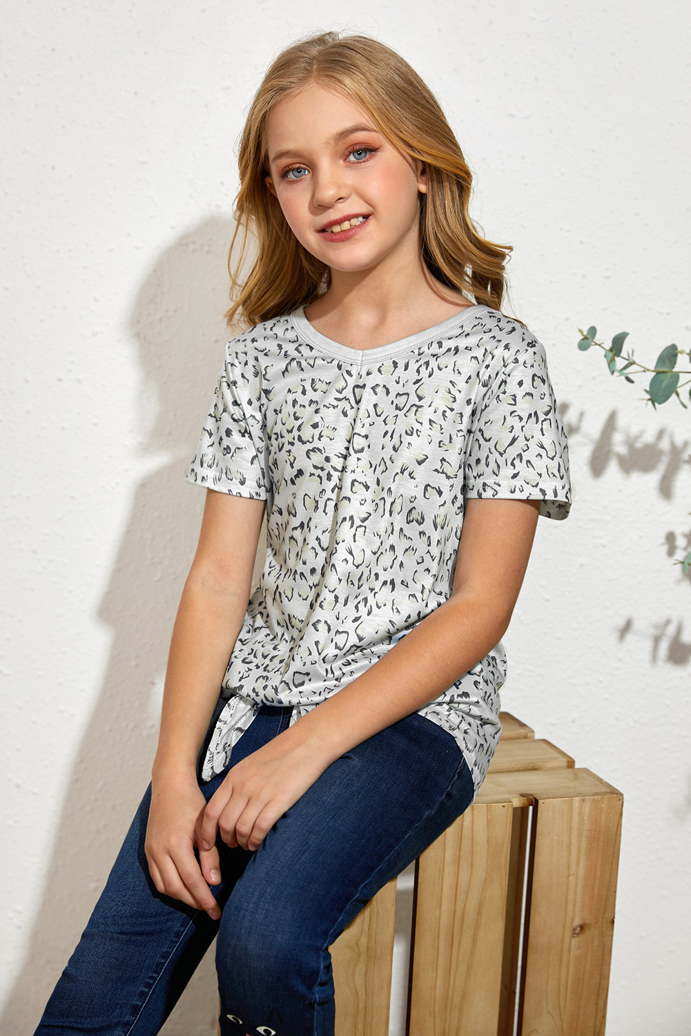 Little Girl Leopard Print T-Shirt With Knot